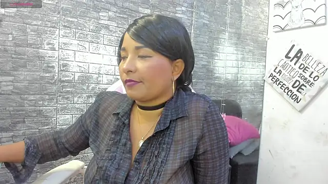 paola ih online show from 06.06.26