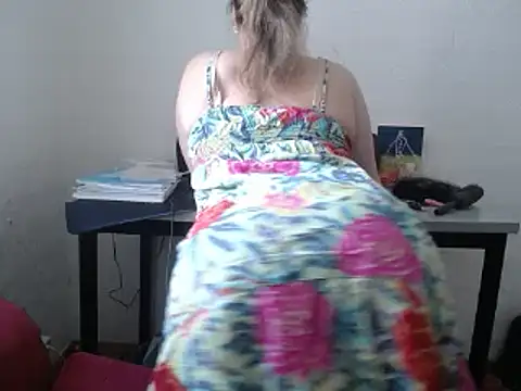 Snapshot of Milana235 chatting on 03.19.25 Milana235 online show from 03.19.25