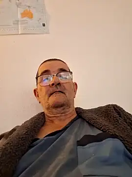 Snapshot of silvio-aus-luzern-CH chatting on 02.22.25 silvio-aus-luzern-CH online show from 02.22.25