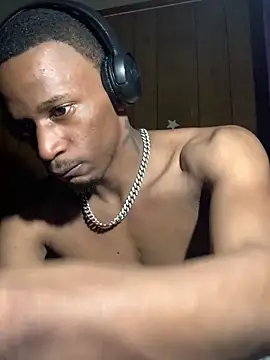 Snapshot of Tristris100 chatting on 12.11.24 Tristris100 online show from 12.11.24