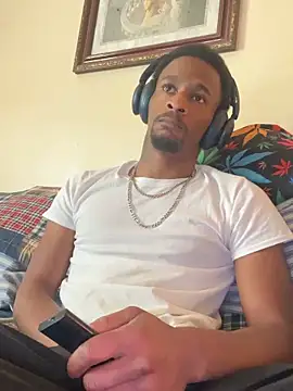 Snapshot of Tristris100 chatting on 09.10.25 Tristris100 online show from 09.10.25