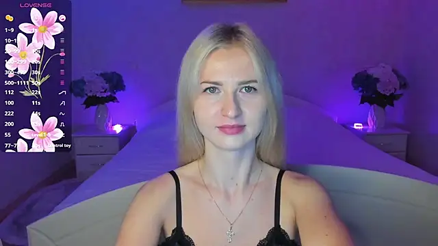 AnnaCarrera online show from 10.26.25