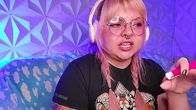 Satyn doll online show from 04.25.26