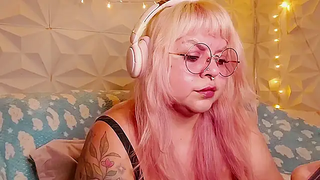 Satyn doll online show from 06.12.26