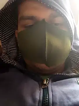 Snapshot of indianguy21 chatting on 12.24.24 indianguy21 online show from 12.24.24