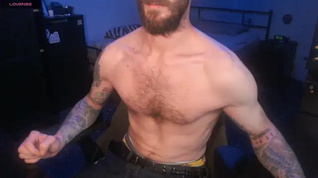 SexxxyLouis online show from 09.28.25