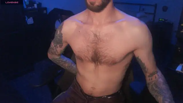 SexxxyLouis online show from 10.24.25