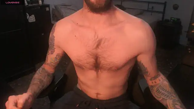 SexxxyLouis online show from 11.29.25