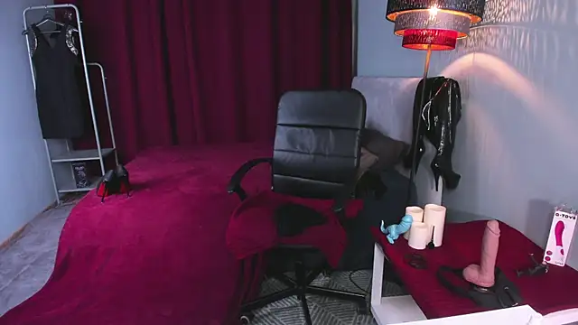 FrancesYork online show from 02.15.25