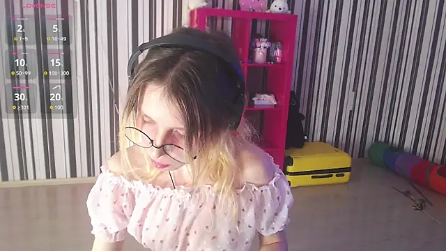  Hanna Moon  online show from 12.18.24