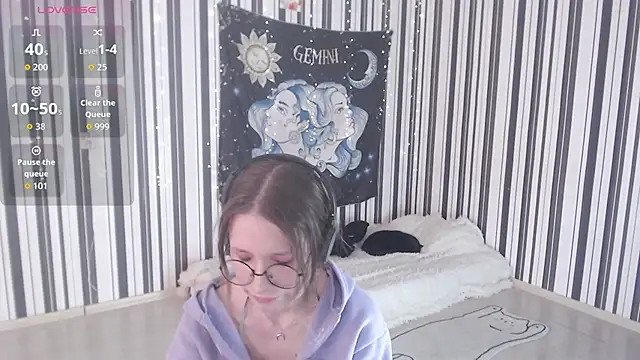  Hanna Moon  online show from 10.18.25