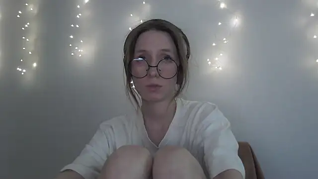  Hanna Moon  online show from 11.28.25