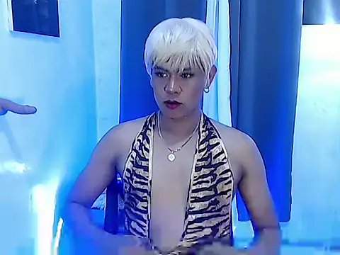 Snapshot of perfaXUK chatting on 09.10.25 perfaXUK online show from 09.10.25