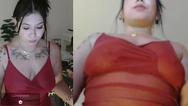 Snapshot of little_susie chatting on 11.13.25 little susie online show from 11.13.25