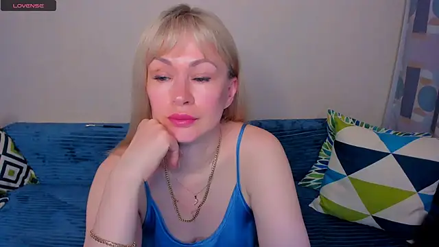 EllenMoore online show from 07.04.26
