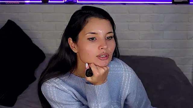 Snapshot of ErikaSoft chatting on 12.14.24 ErikaSoft online show from 12.14.24