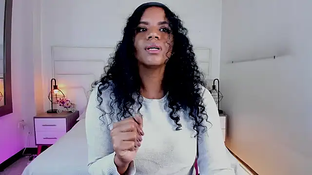 Snapshot of Ellie_Alves chatting on 02.18.25 Ellie Alves online show from 02.18.25