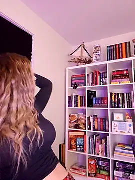 LilyOrion online show from 11.04.25