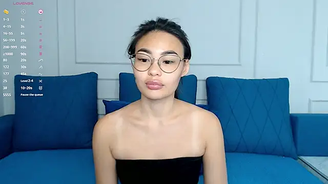 Snapshot of kwana_colada chatting on 10.05.25 kwana colada online show from 10.05.25