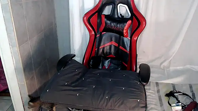 Snapshot of AyantiPonz79 chatting on 02.16.25 AyantiPonz79 online show from 02.16.25