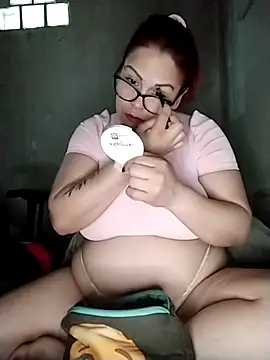 Snapshot of AyantiPonz79 chatting on 11.02.25 AyantiPonz79 online show from 11.02.25