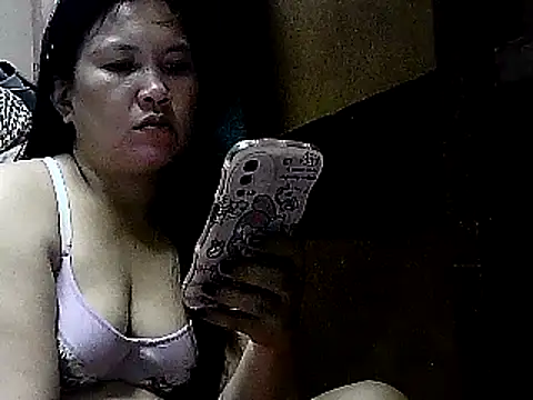 Snapshot of XbighotbootyX chatting on 01.21.25 XbighotbootyX online show from 01.21.25