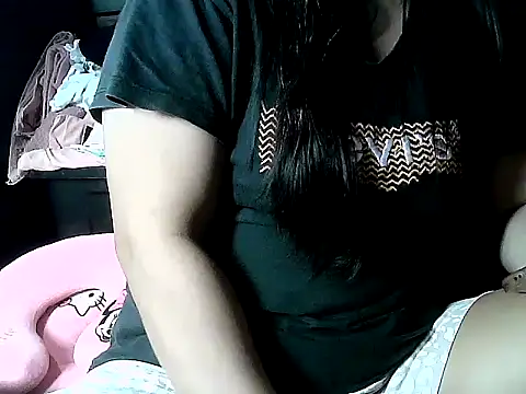 Snapshot of XbighotbootyX chatting on 10.01.25 XbighotbootyX online show from 10.01.25