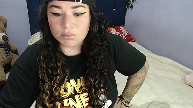 Snapshot of ANGELIQUE_KLANE chatting on 12.29.24 ANGELIQUE KLANE online show from 12.29.24