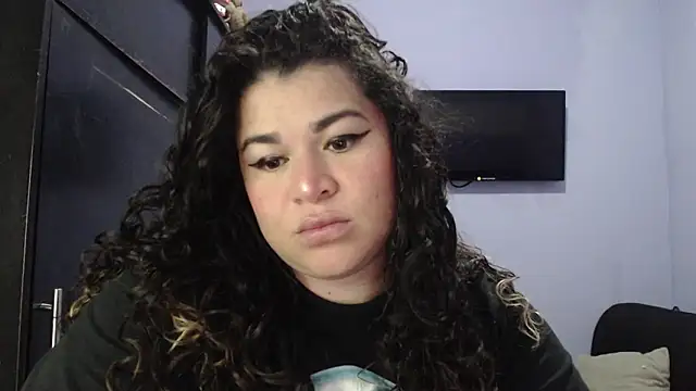 Snapshot of ANGELIQUE_KLANE chatting on 01.24.25 ANGELIQUE KLANE online show from 01.24.25