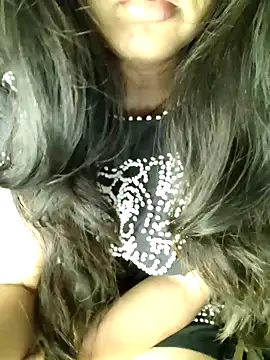 Snapshot of MumbaiMaskGirl chatting on 12.16.24 MumbaiMaskGirl online show from 12.16.24