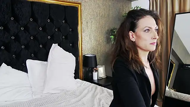 LisaCroft online show from 02.11.25