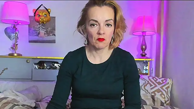 Snapshot of KateConner chatting on 03.22.25 KateConner online show from 03.22.25