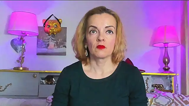 Snapshot of KateConner chatting on 03.22.25 KateConner online show from 03.22.25