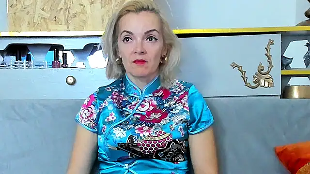 Snapshot of KateConner chatting on 11.10.25 KateConner online show from 11.10.25