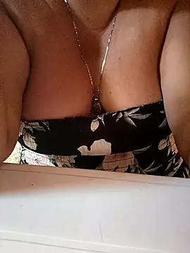 Brenda Berck  online show from 09.15.25