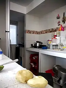 Brenda Berck  online show from 11.04.25