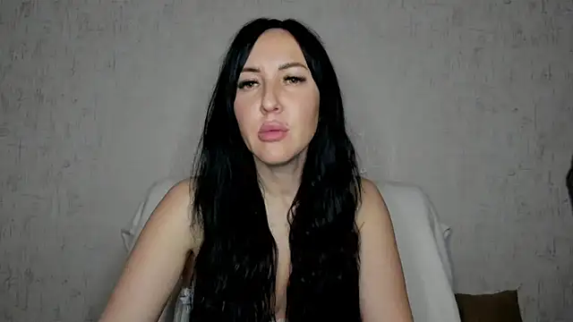 MissGulia online show from 11.08.25