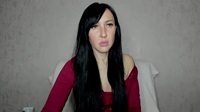 MissGulia online show from 11.17.25