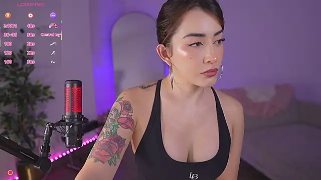 Snapshot of CATALINA_RESTREPO chatting on 02.24.25 CATALINA RESTREPO online show from 02.24.25