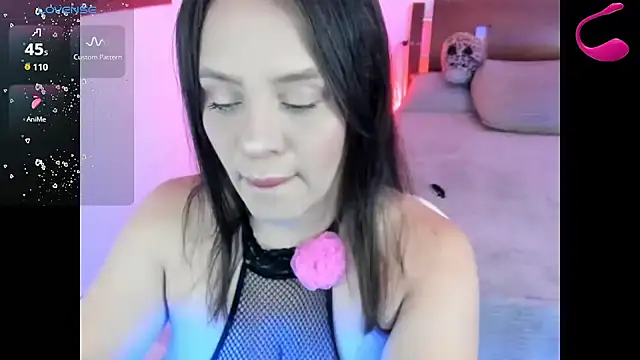 Snapshot of SweetNathalya chatting on 11.21.25 SweetNathalya online show from 11.21.25