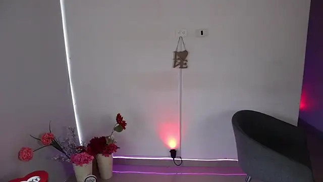  Vahos  online show from 02.15.25