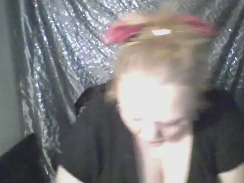 Snapshot of funtimkity chatting on 12.18.25 funtimkity online show from 12.18.25