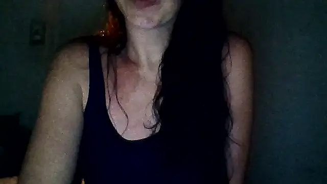 Snapshot of chicacastilla chatting on 10.11.25 chicacastilla online show from 10.11.25