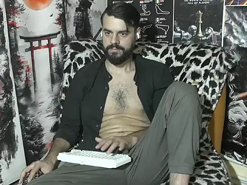 Snapshot of 00george chatting on 11.29.25 00george online show from 11.29.25