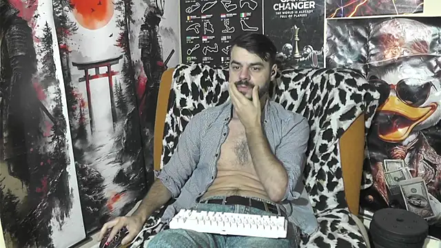 Snapshot of 00george chatting on 01.13.26 00george online show from 01.13.26