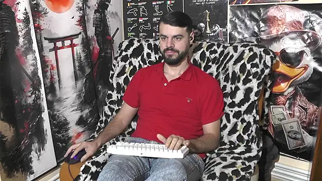 Snapshot of 00george chatting on 02.04.26 00george online show from 02.04.26