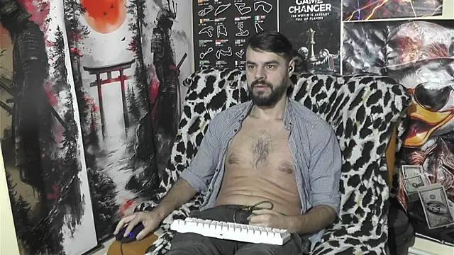 Snapshot of 00george chatting on 02.10.26 00george online show from 02.10.26