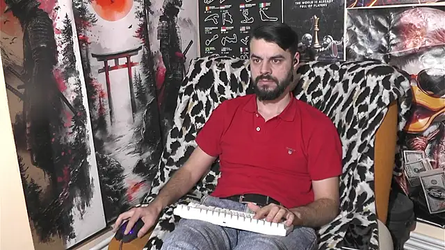 Snapshot of 00george chatting on 02.16.26 00george online show from 02.16.26