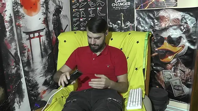 Snapshot of 00george chatting on 02.21.26 00george online show from 02.21.26