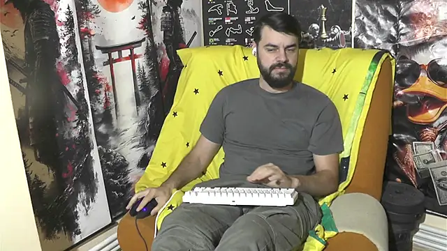 Snapshot of 00george chatting on 02.25.26 00george online show from 02.25.26